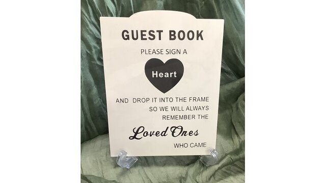 Guest Book Please Sign a Heart White Wood 6 x 8 Inch